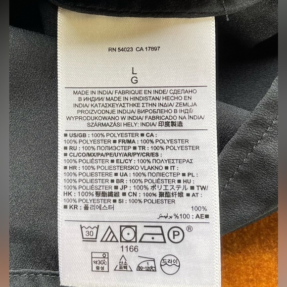 Banana Republic Long-Sleeved, key whole Neck Navy Blue Blouse button cuff size L - Picture 8 of 14